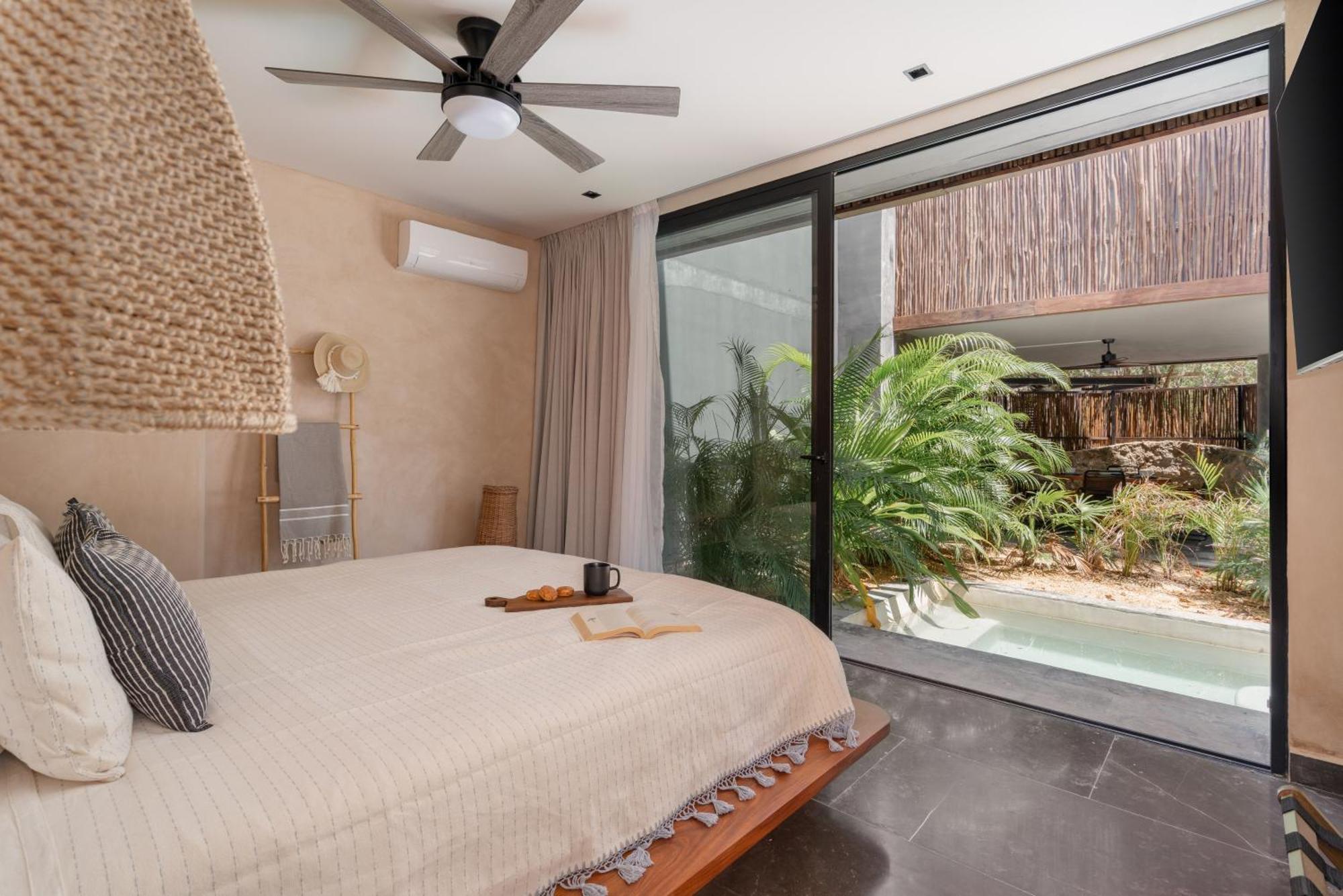 Luxury Oversized Terrace And Private Pool Appartement
