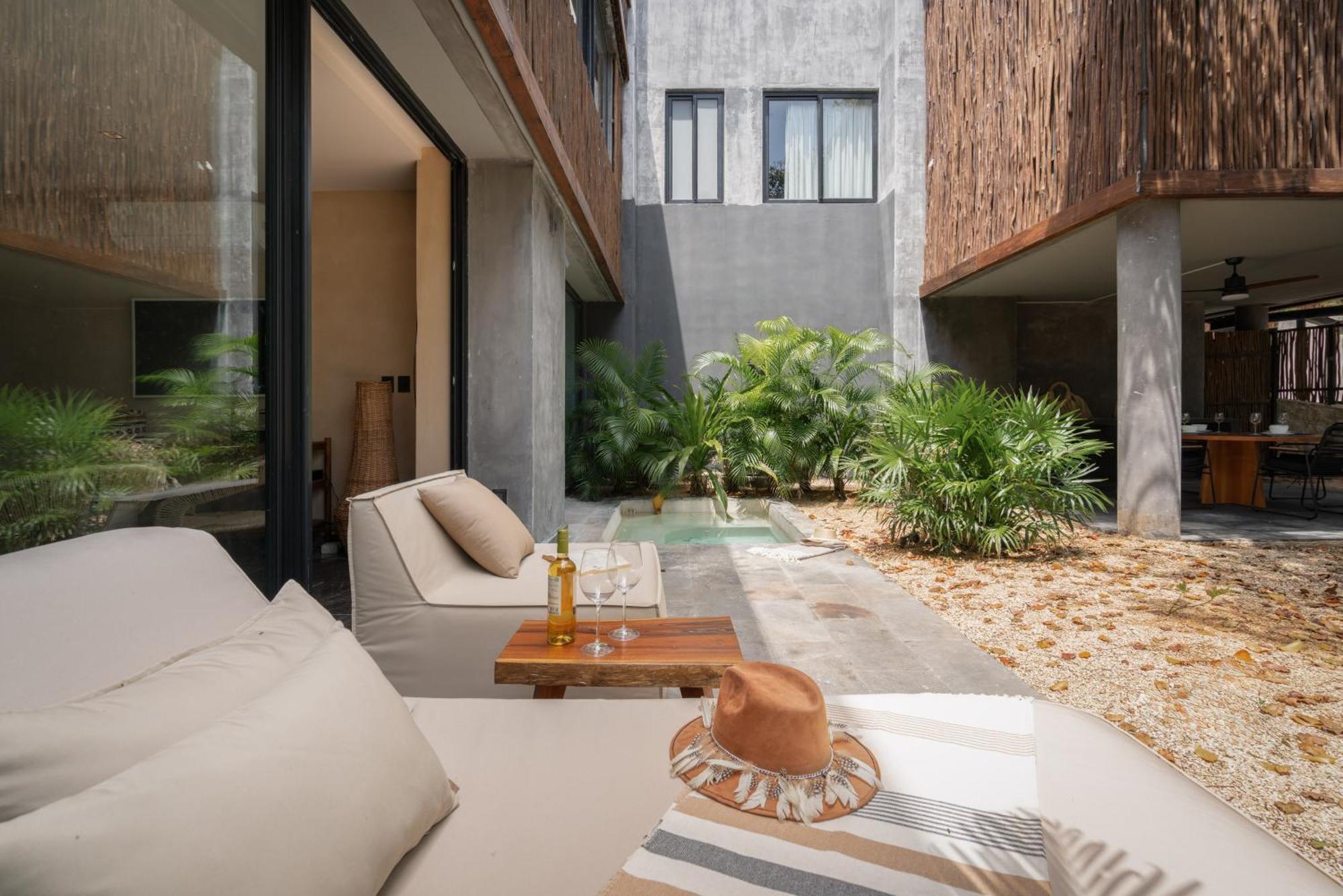 Luxury Oversized Terrace And Private Pool Appartement *